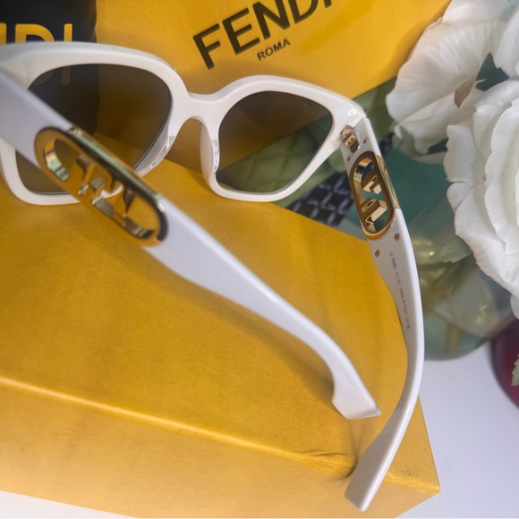 FENDI Sunglasses- White - Picture 8 of 8